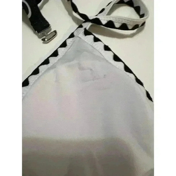 BIKINX Ditsy Floral Adjustable Straps Swimsuit Bikini Top Black White NWT Size L - Picture 8 of 12